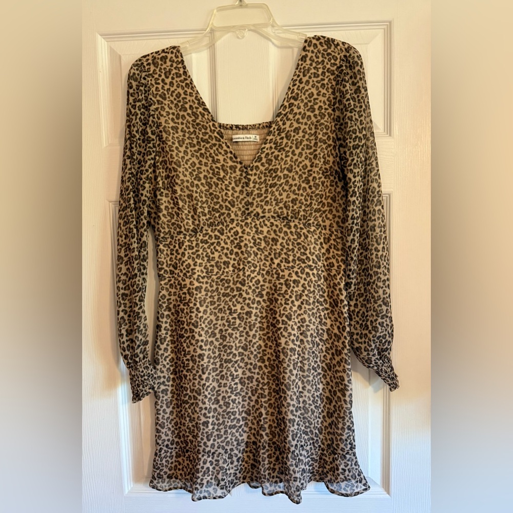 Abercrombie & Fitch, Women’s Medium, Leopard Print V-Neck Dress